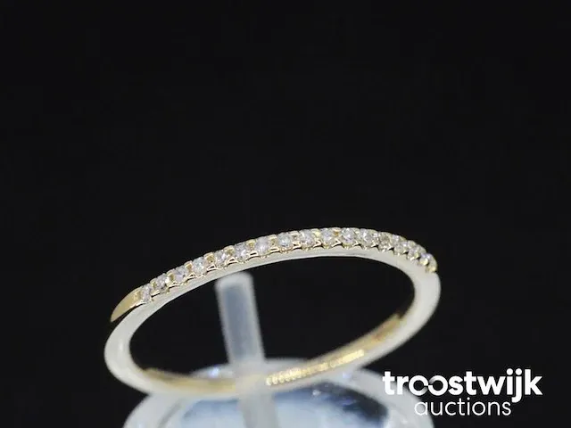 Gouden ring met diamanten - afbeelding 2 van  8
