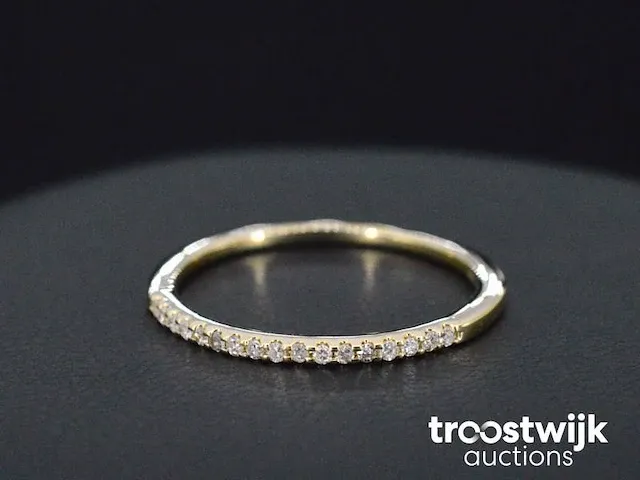 Gouden ring met diamanten - afbeelding 8 van  8