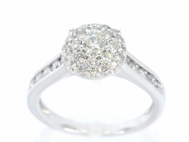 Gouden ring met diamanten - afbeelding 1 van  10