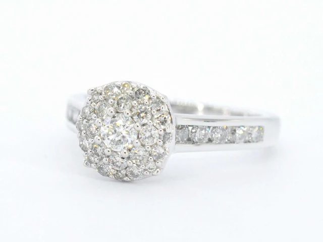 Gouden ring met diamanten - afbeelding 9 van  10