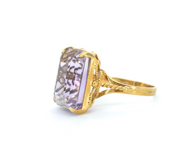 Gouden ring met een amethist - afbeelding 3 van  8