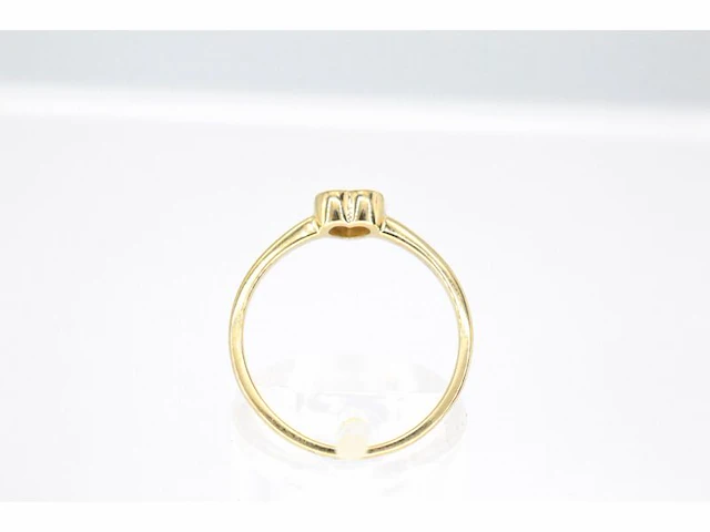 Gouden ring met een briljant geslepen diamant in hartvorm - afbeelding 4 van  7