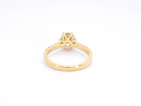 Gouden ring met één grote diamant - afbeelding 9 van  11