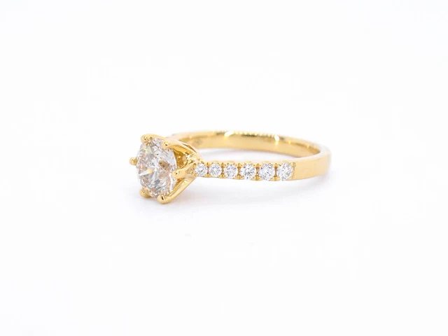 Gouden ring met één grote diamant - afbeelding 10 van  11