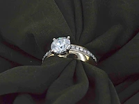 Gouden ring met een rij diamanten en centraal een grote diamant van 2.00 carat - afbeelding 7 van  10