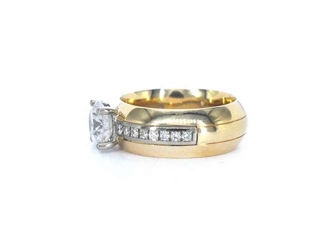 Gouden ring met een rij diamanten en centraal een grote diamant van 2.00 carat - afbeelding 8 van  10
