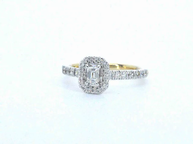 Gouden ring met natuurlijke baguette en briljant geslepen diamanten - afbeelding 4 van  10
