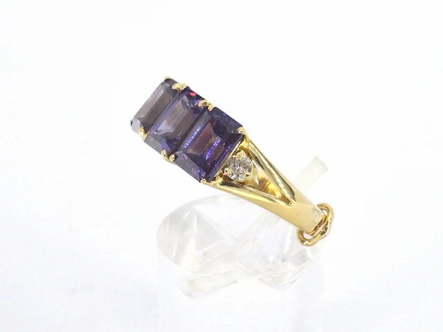 Gouden ring met paarse edelstenen en diamanten - afbeelding 12 van  12