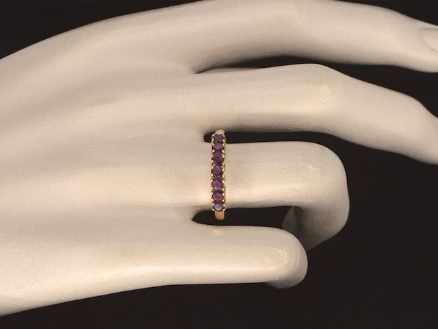 Gouden ring met robijnen - afbeelding 2 van  9