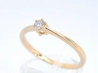 Gouden ring solitaire met een briljant geslepen diamant - afbeelding 4 van  10