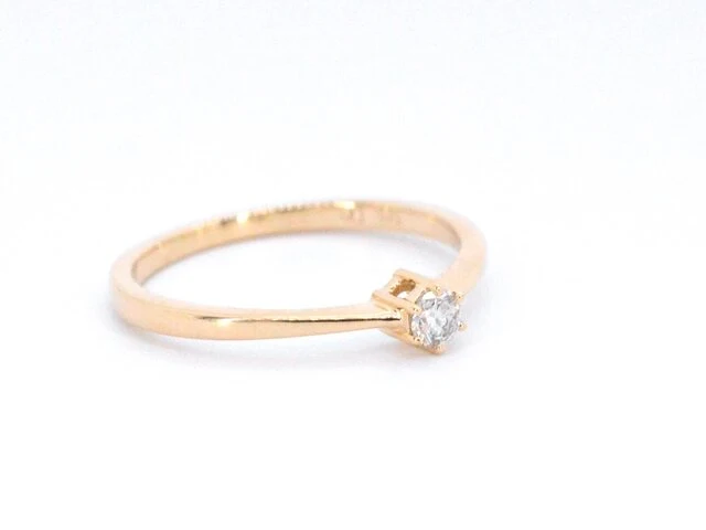 Gouden ring solitaire met een briljant geslepen diamant - afbeelding 9 van  10