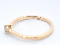 Gouden ring solitaire met een briljant geslepen diamant - afbeelding 2 van  11