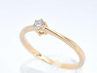 Gouden ring solitaire met een briljant geslepen diamant - afbeelding 3 van  11