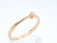 Gouden ring solitaire met een briljant geslepen diamant - afbeelding 5 van  10