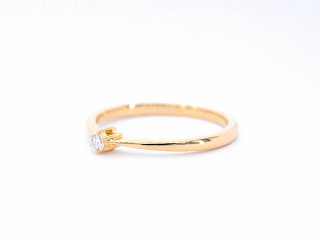 Gouden ring solitaire met een briljant geslepen diamant - afbeelding 9 van  10