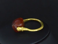 Gouden ring uit de oudheid - afbeelding 2 van  4