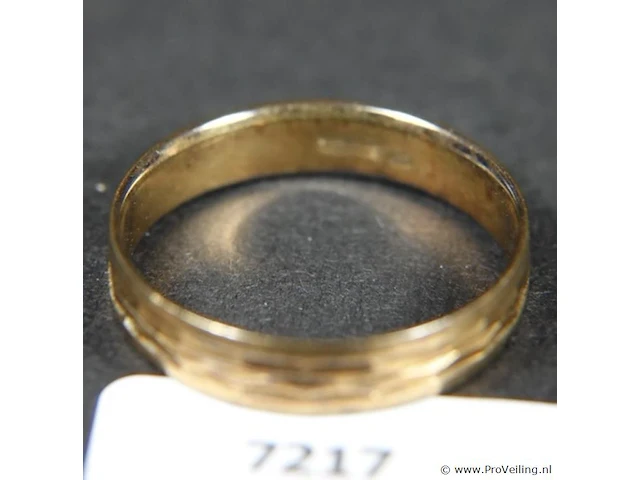 Gouden? ring - afbeelding 1 van  3