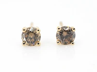 Gouden solitair oorbellen met champagne diamanten - afbeelding 6 van  9