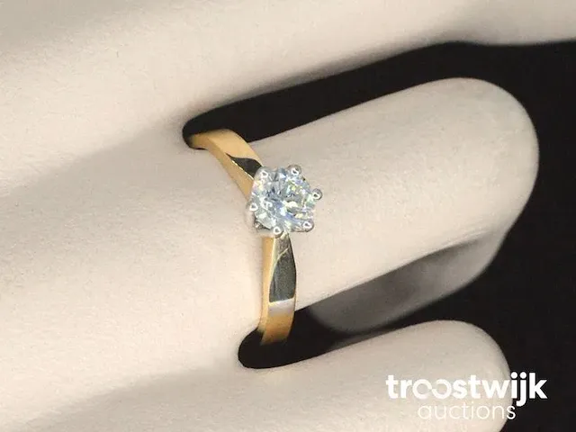 Gouden solitair ring met briljant geslepen diamant van 0.71 carat - afbeelding 2 van  7