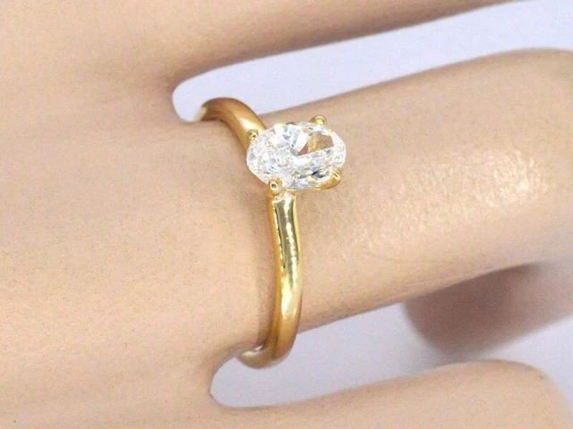 Gouden solitair ring met een 1.00 carat ovaal geslepen diamant - afbeelding 3 van  10