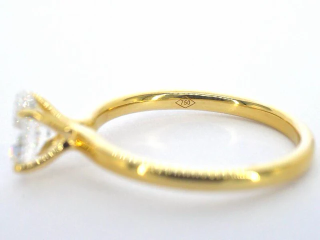Gouden solitair ring met een 1.00 carat ovaal geslepen diamant - afbeelding 9 van  10