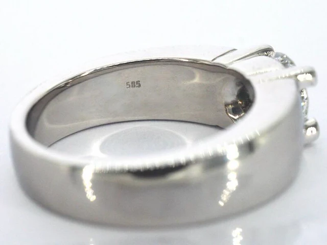Gouden solitair ring met een grote diamant van 1.20 carat en kleine diamanten - afbeelding 8 van  8