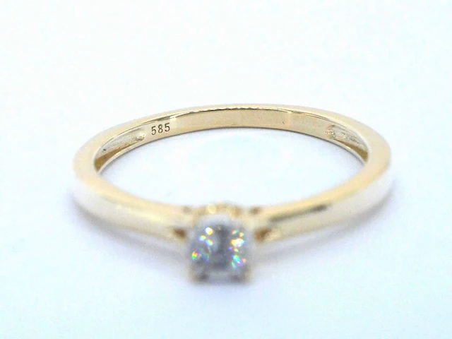 Gouden solitair ring met een natuurlijke diamant - afbeelding 7 van  8