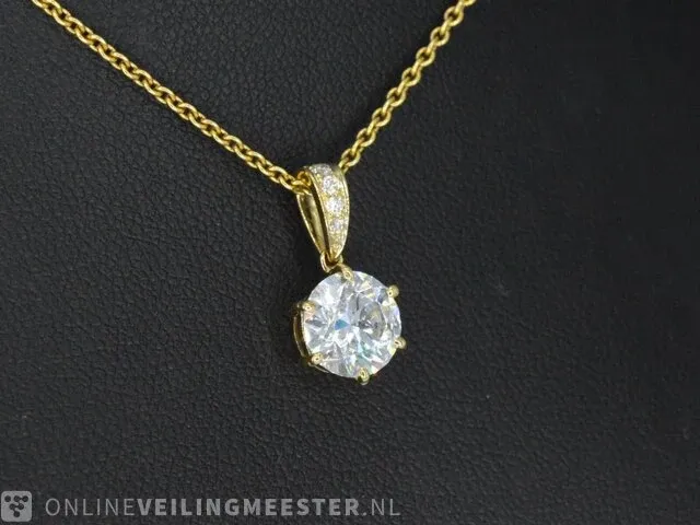 Gouden solitaire hanger met een diamant van 1.50 carat - afbeelding 1 van  6