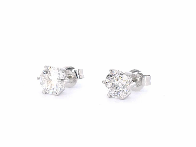 Gouden solitaire oorbellen met 2.25 carat diamant - afbeelding 7 van  10