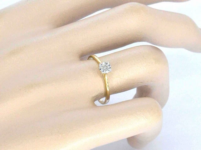 Gouden solitaire ring met een briljant geslepen diamant - afbeelding 2 van  9