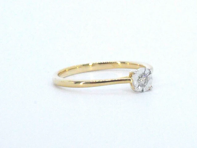 Gouden solitaire ring met een briljant geslepen diamant - afbeelding 3 van  9