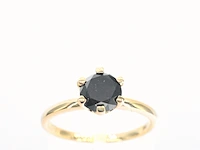 Gouden solitaire ring met één briljant geslepen zwarte diamant - afbeelding 1 van  11