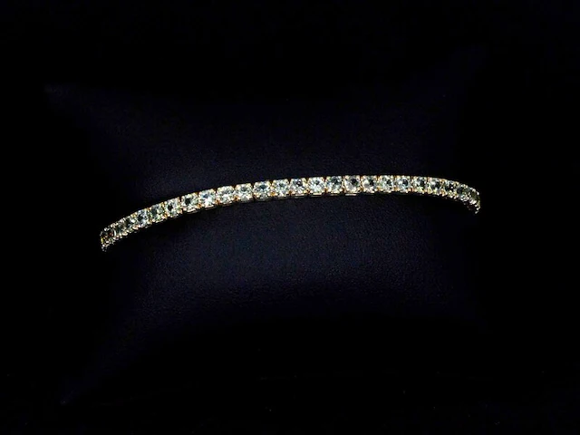 Gouden tennisarmband met 8.00 carat aan groene saffieren - afbeelding 4 van  9