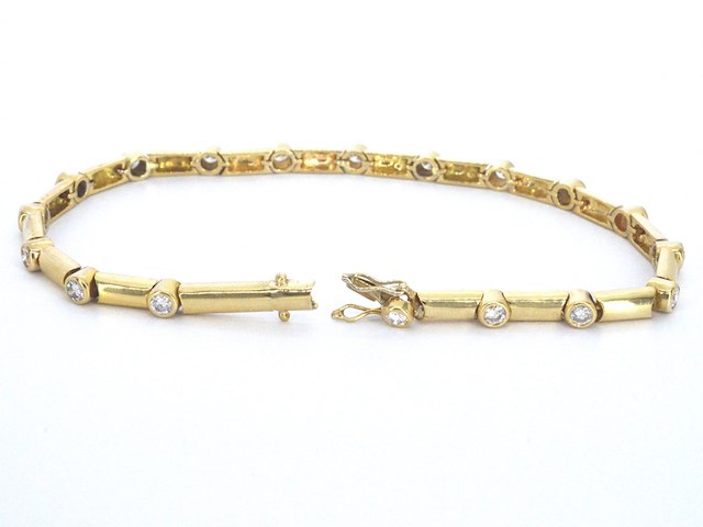 Gouden tennisarmband met diamanten schakels - afbeelding 4 van  9