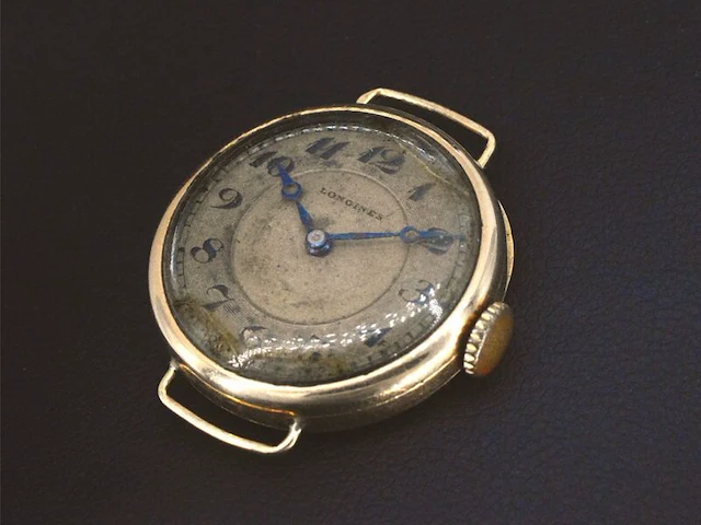 Gouden (uurwerk) horloge van longines - afbeelding 1 van  4