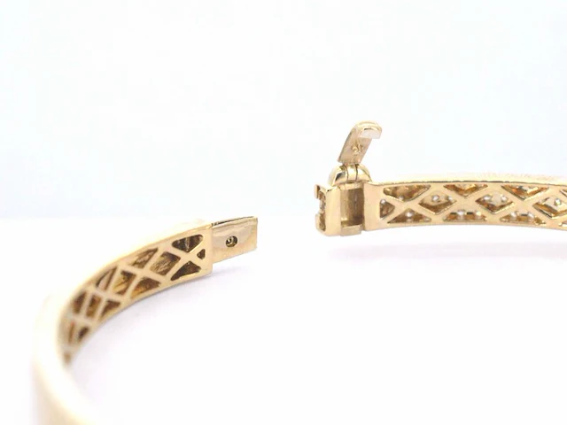 Gouden vaste armband met briljant geslepen diamant - afbeelding 2 van  12