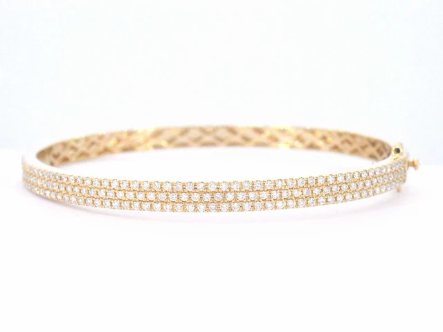 Gouden vaste armband met briljant geslepen diamant - afbeelding 1 van  12