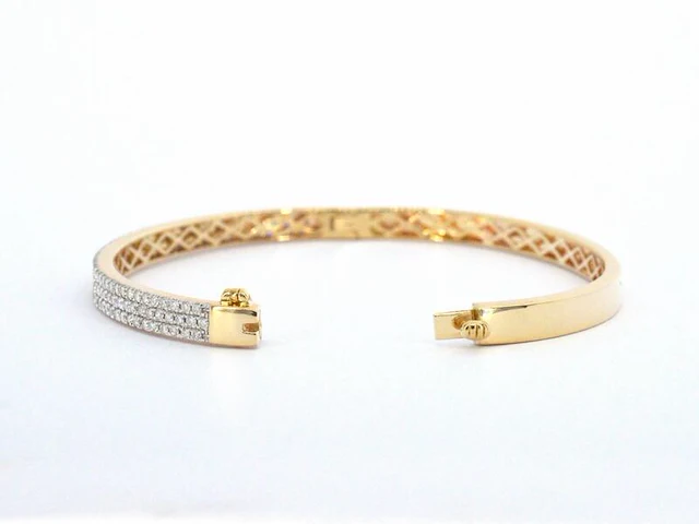 Gouden vaste armband met briljant geslepen diamant - afbeelding 8 van  10