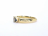 Gouden vintage ring met een grote prinses geslepen diamant en saffieren - afbeelding 6 van  11