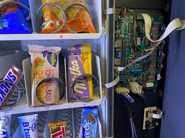 Gpe - drx-30 - combi-automaat - vending machine - afbeelding 10 van  12