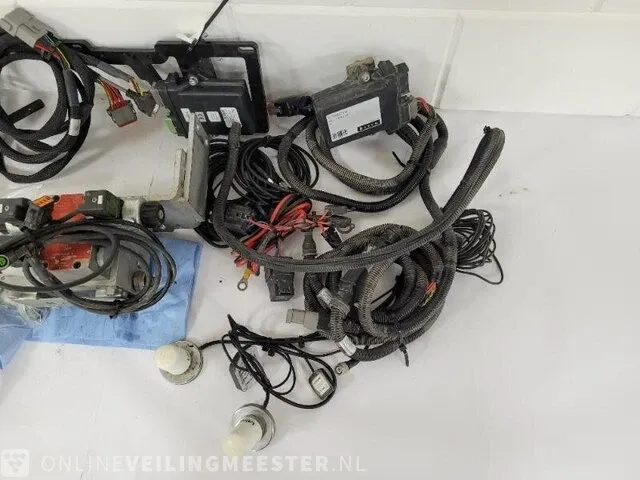 Gps-set raven, iso steering controller, bouwjaar 2017 - afbeelding 15 van  22