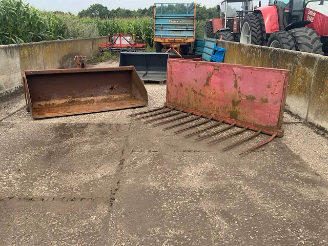 Graafbak met mestgreper - afbeelding 1 van  7