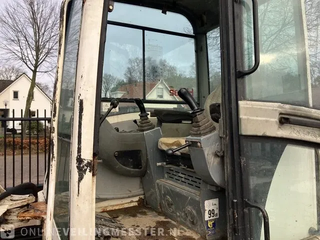 Graafmachine schaeff terex , hr32, wit, bouwjaar 2004 - afbeelding 13 van  21