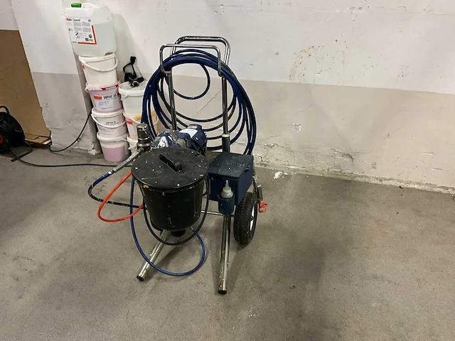 Graco 390 pc airless verfspuit op wagen - afbeelding 1 van  9