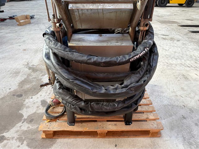 Graco exp2 polyurea polyuretaan machine - afbeelding 8 van  13