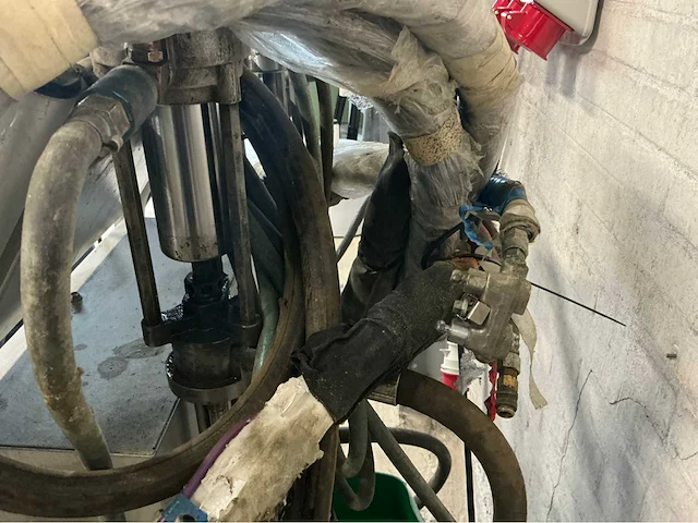 Graco reactor e-20 spuitmachine polyeurea met benodigdheden - afbeelding 3 van  29