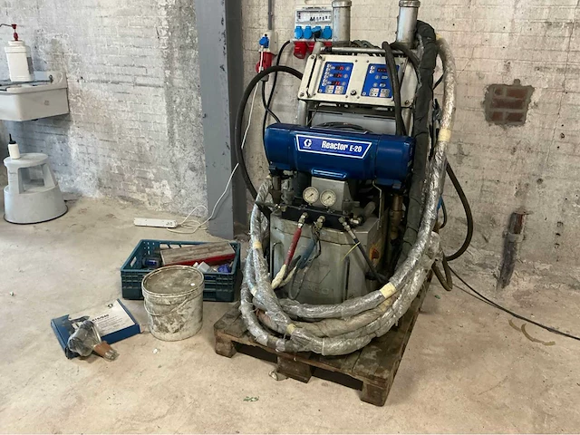 Graco reactor e-20 spuitmachine polyeurea met benodigdheden - afbeelding 12 van  29