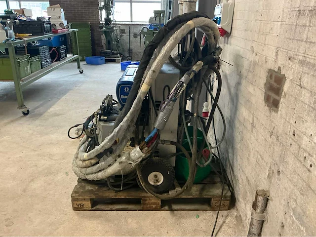 Graco reactor e-20 spuitmachine polyeurea met benodigdheden - afbeelding 24 van  29