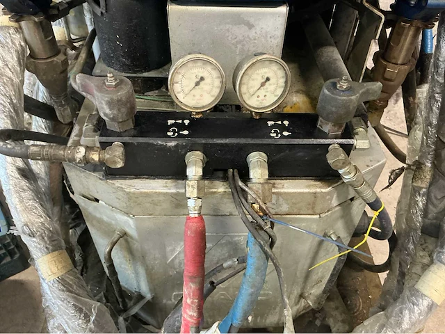 Graco reactor e-20 spuitmachine polyeurea met benodigdheden - afbeelding 27 van  29