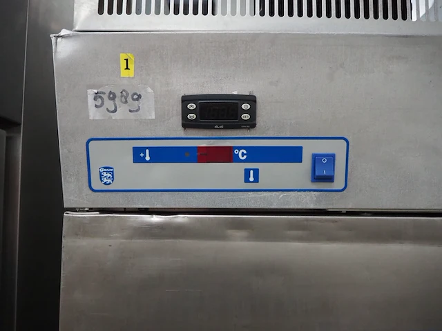 Gram - afbeelding 4 van  6